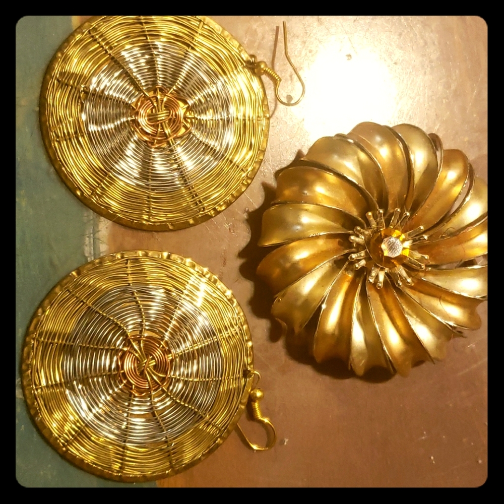 Earring and brooch set